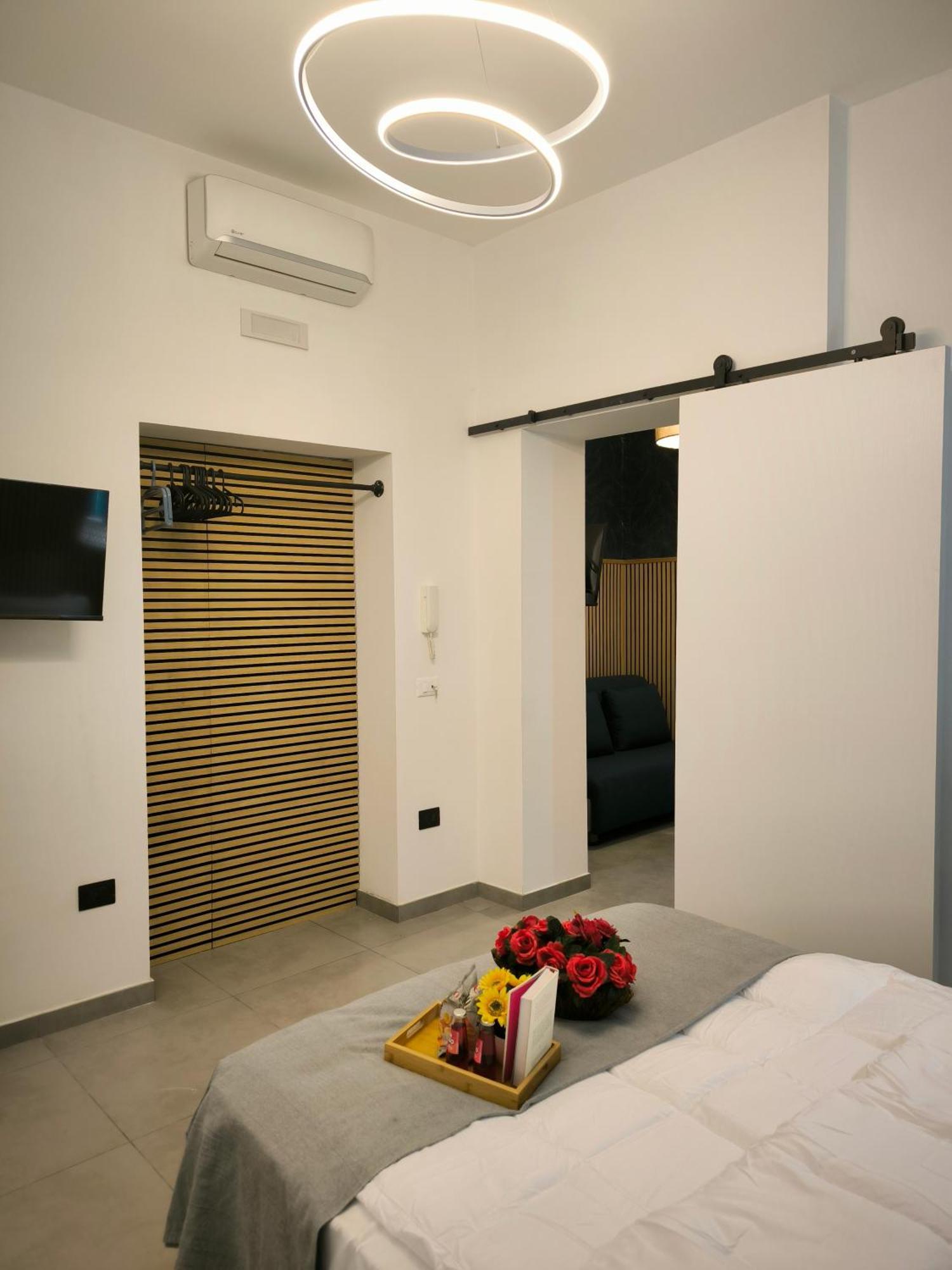 Appartamento Milly'S House Napoli Esterno foto