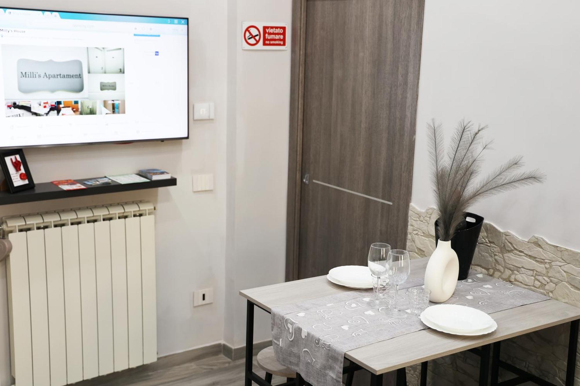 Appartamento Milly'S House Napoli Esterno foto