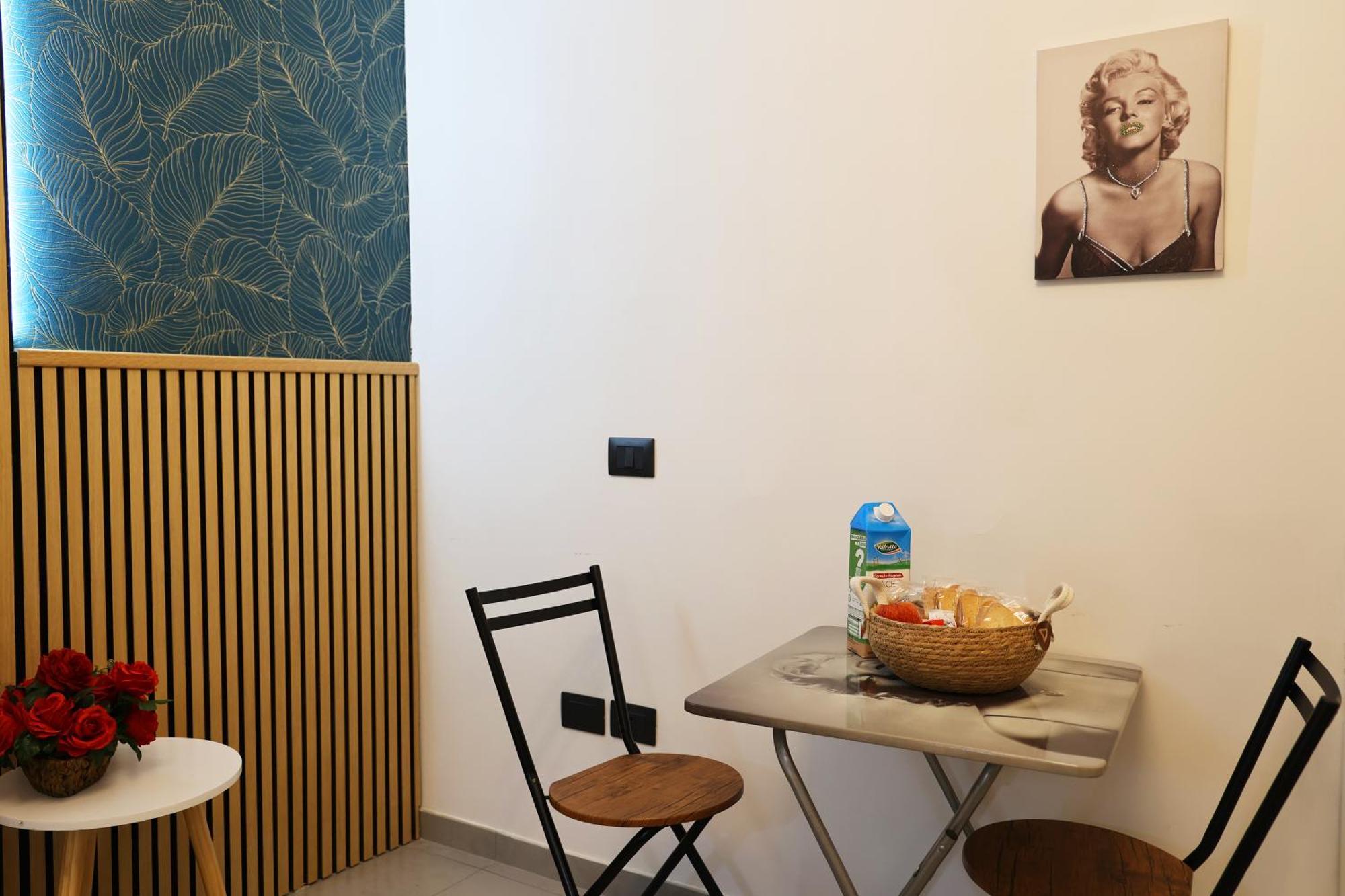 Appartamento Milly'S House Napoli Esterno foto