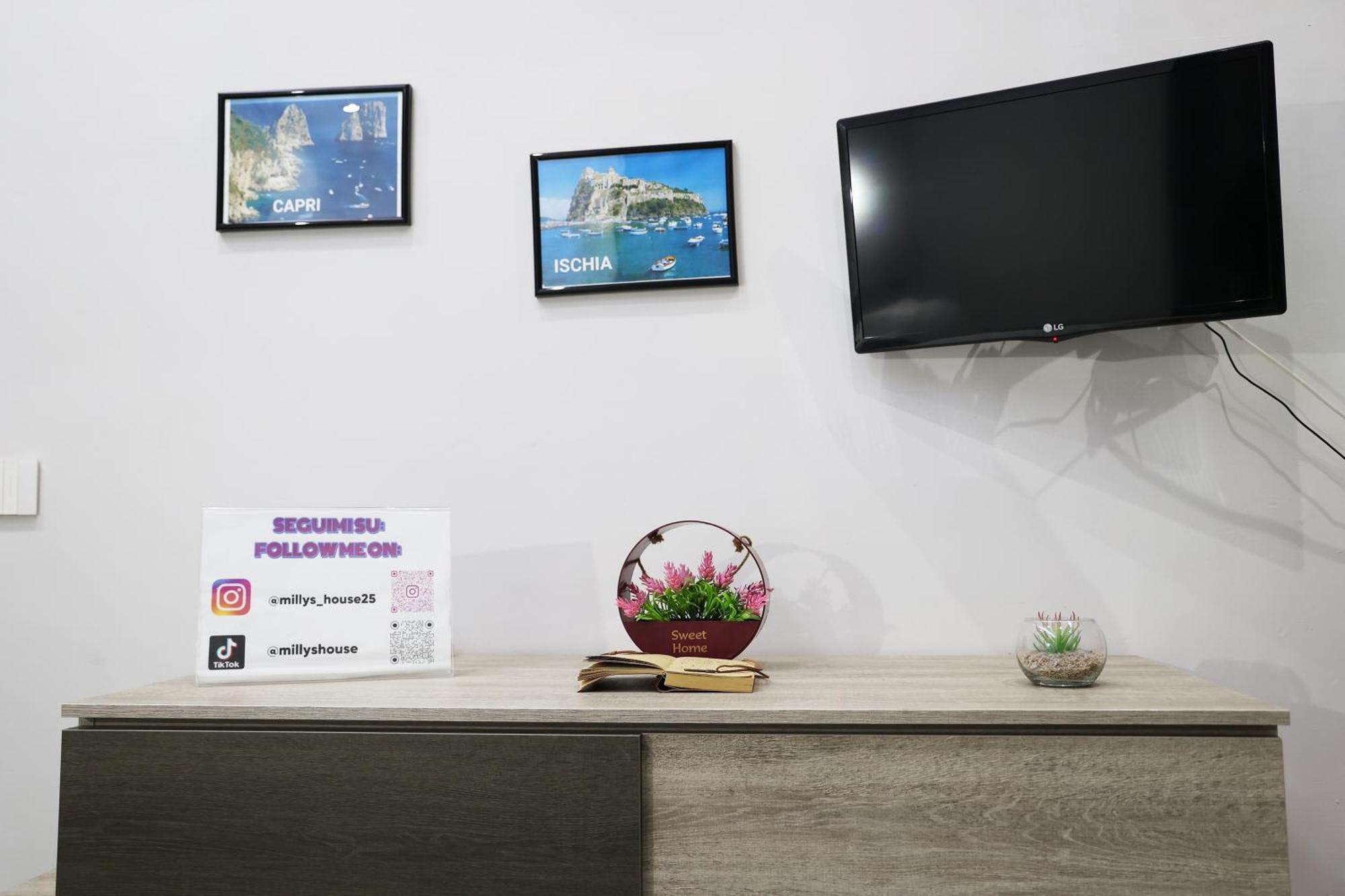 Appartamento Milly'S House Napoli Esterno foto